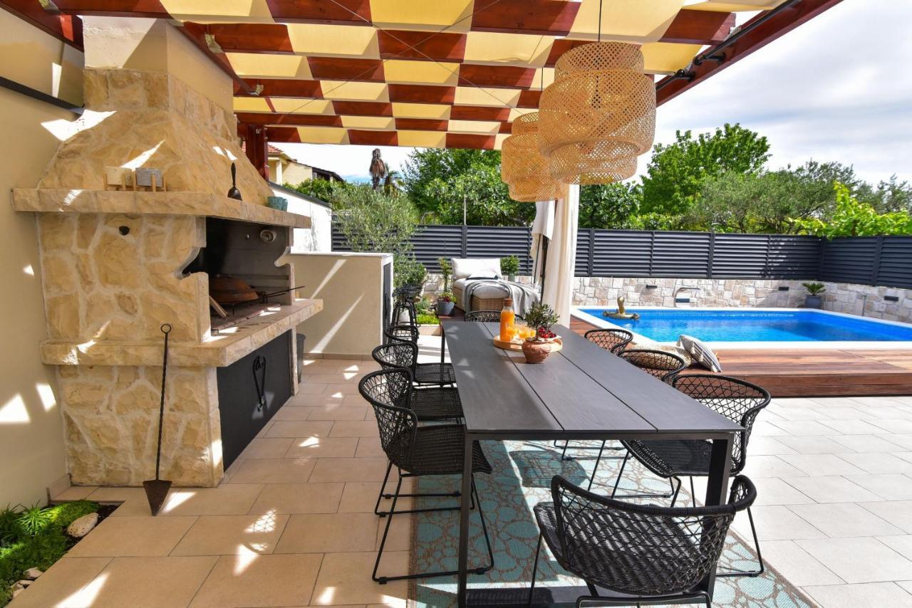 Villa Teuta Zadarvillas Eksteriør billede