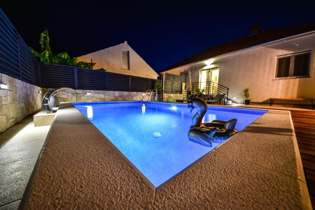 Villa Teuta Zadarvillas Eksteriør billede