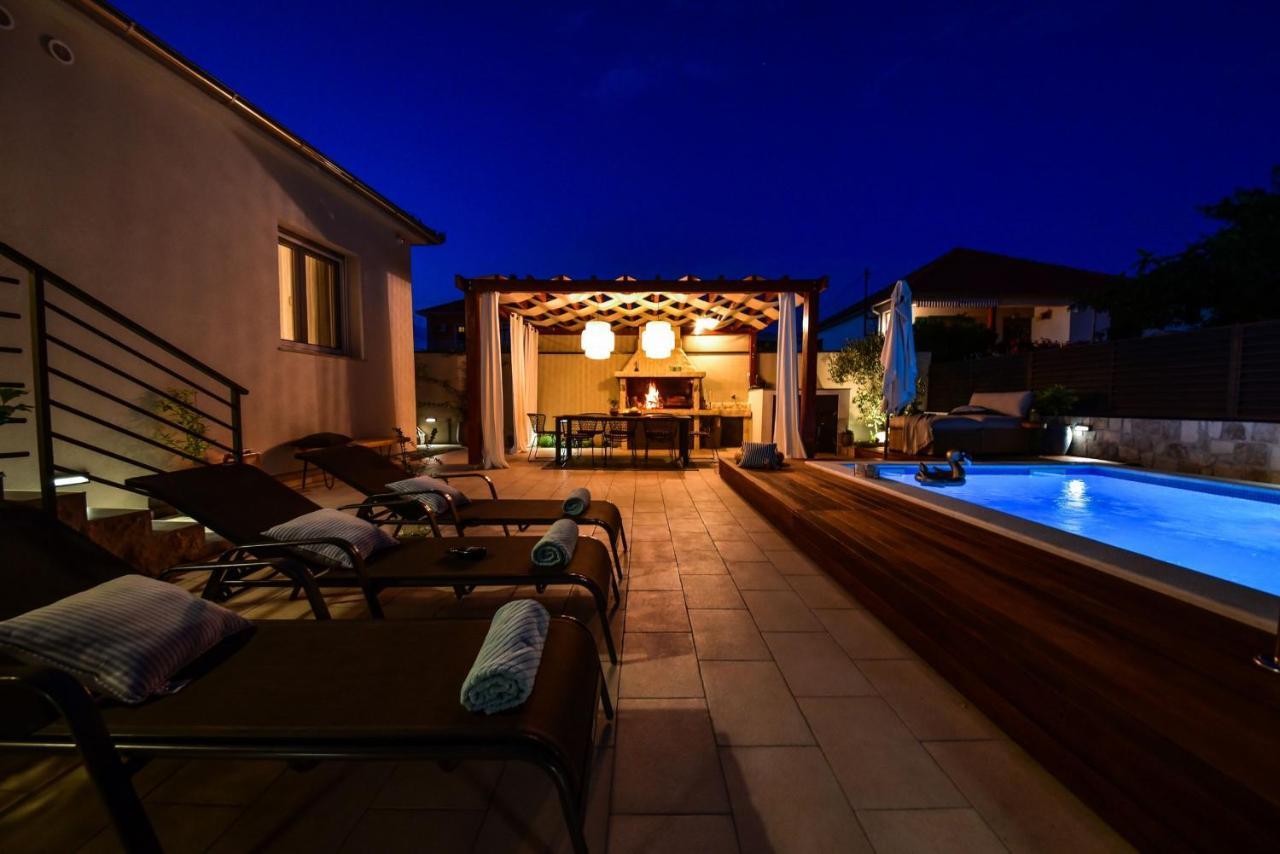 Villa Teuta Zadarvillas Eksteriør billede